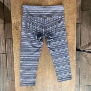 LULULEMON 19” running leggings size 6
